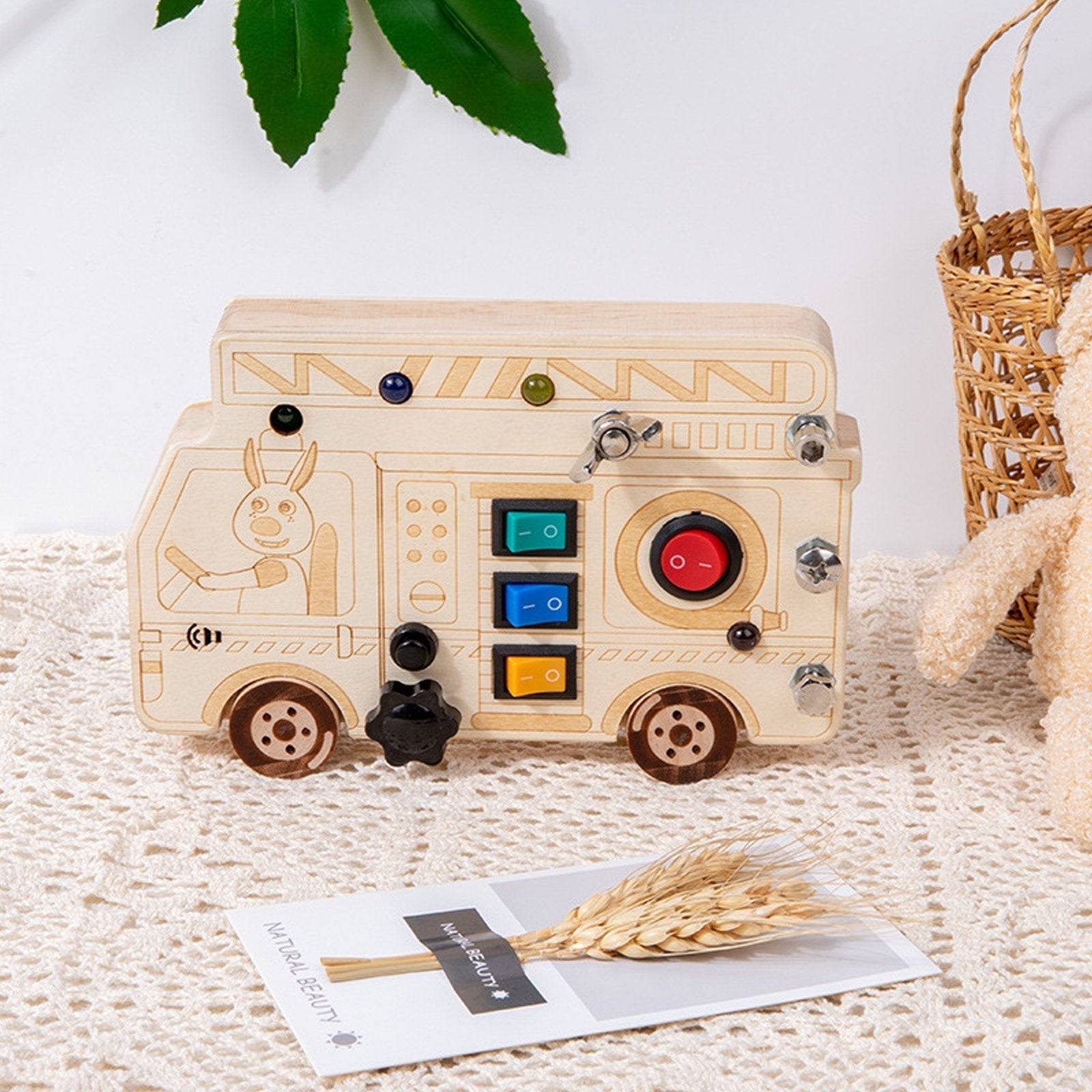 Tableau Montessori - BusyBoardCircuit™ - Camion de pompier - Au Coin Maman