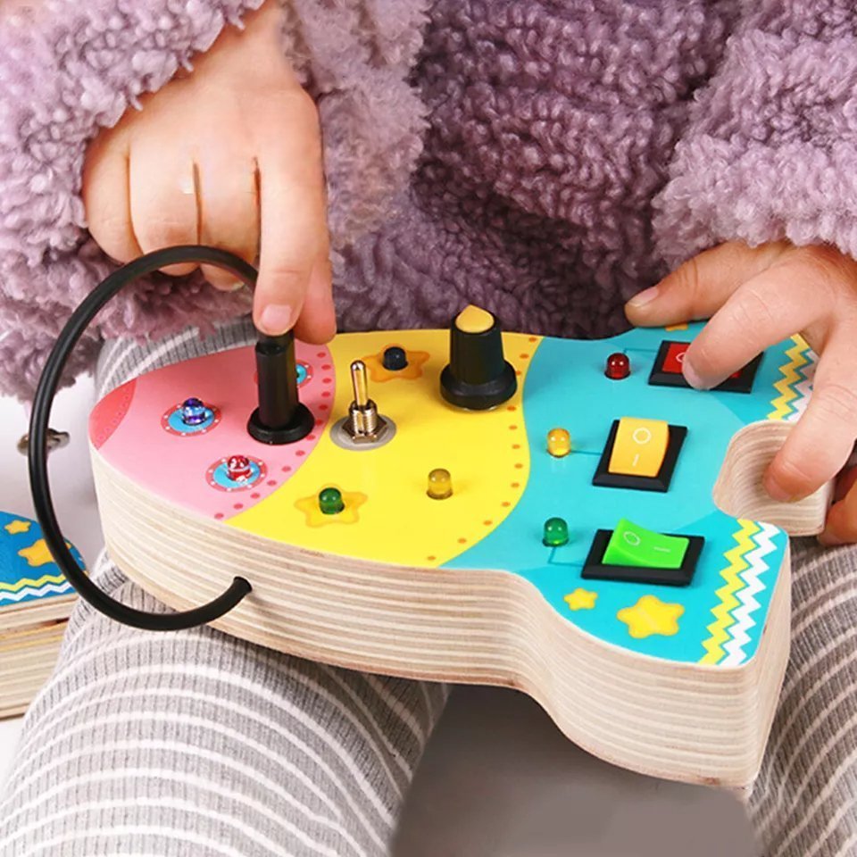 Tableau Montessori - BusyBoardCircuit™ - Fusée - Mon bébé